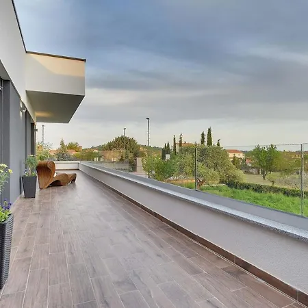 Villa Una Vila *