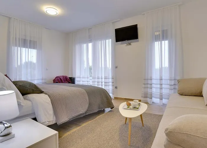 Villa Una 빌라 풀라