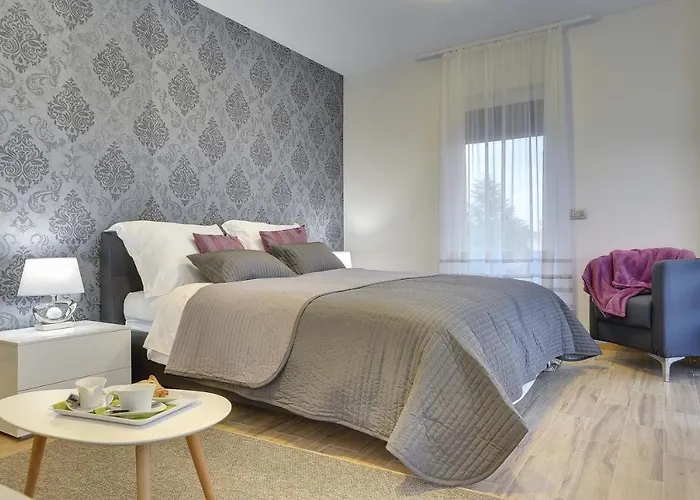 Villa Una 빌라 풀라